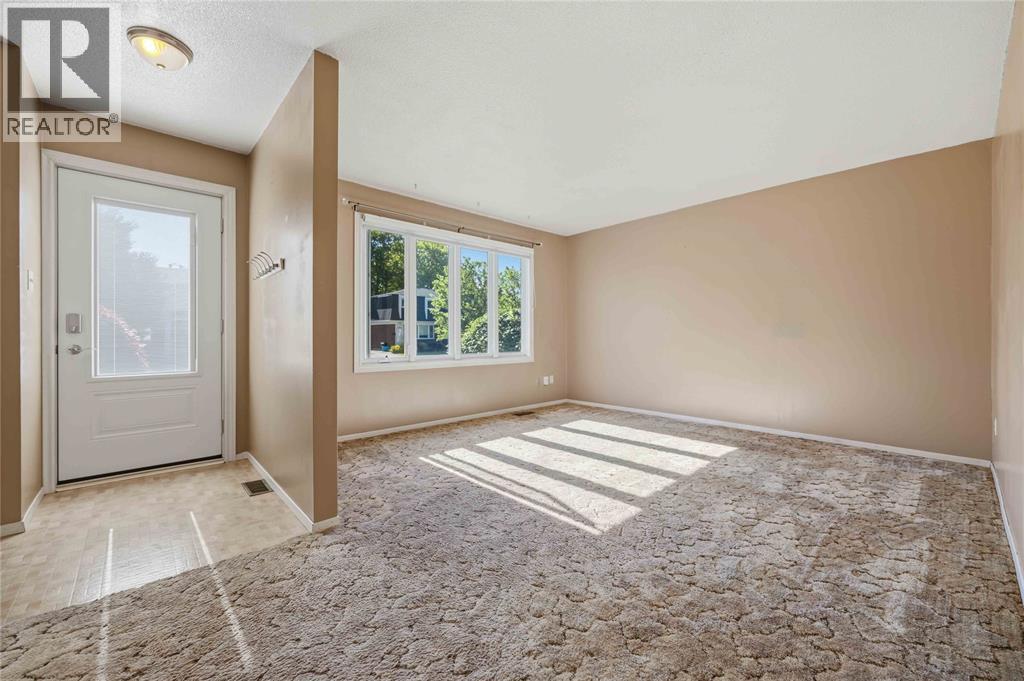 637 ROGER STREET - 6