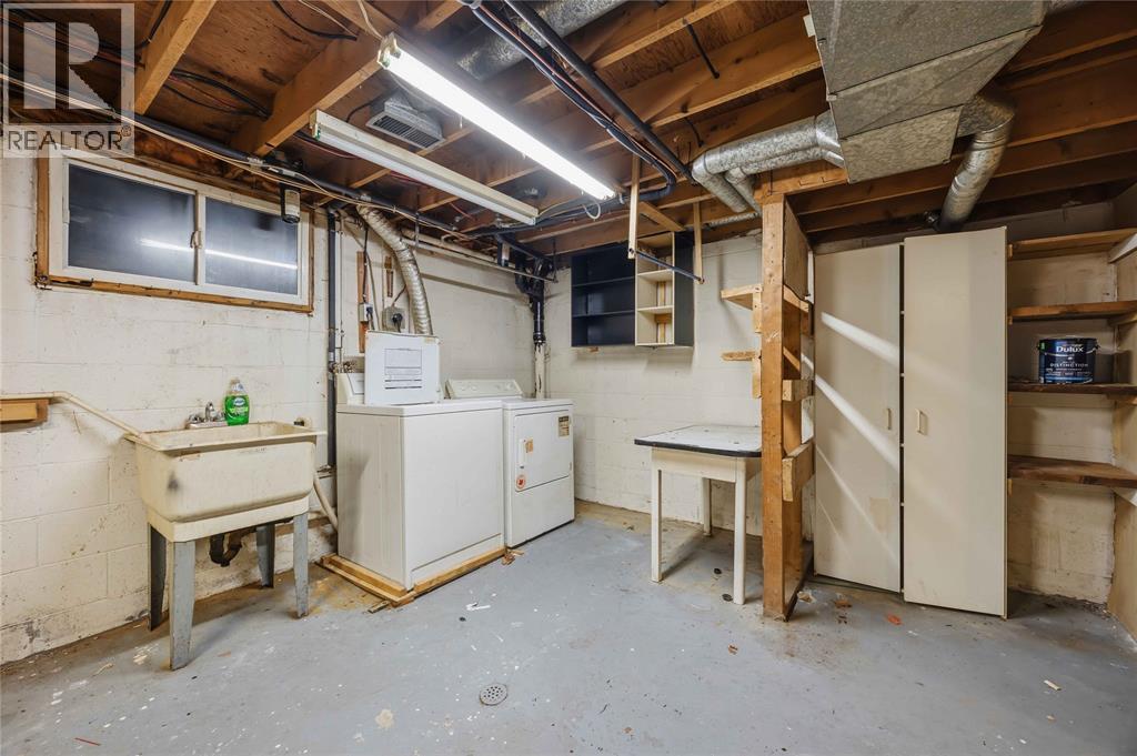 637 ROGER STREET - 31