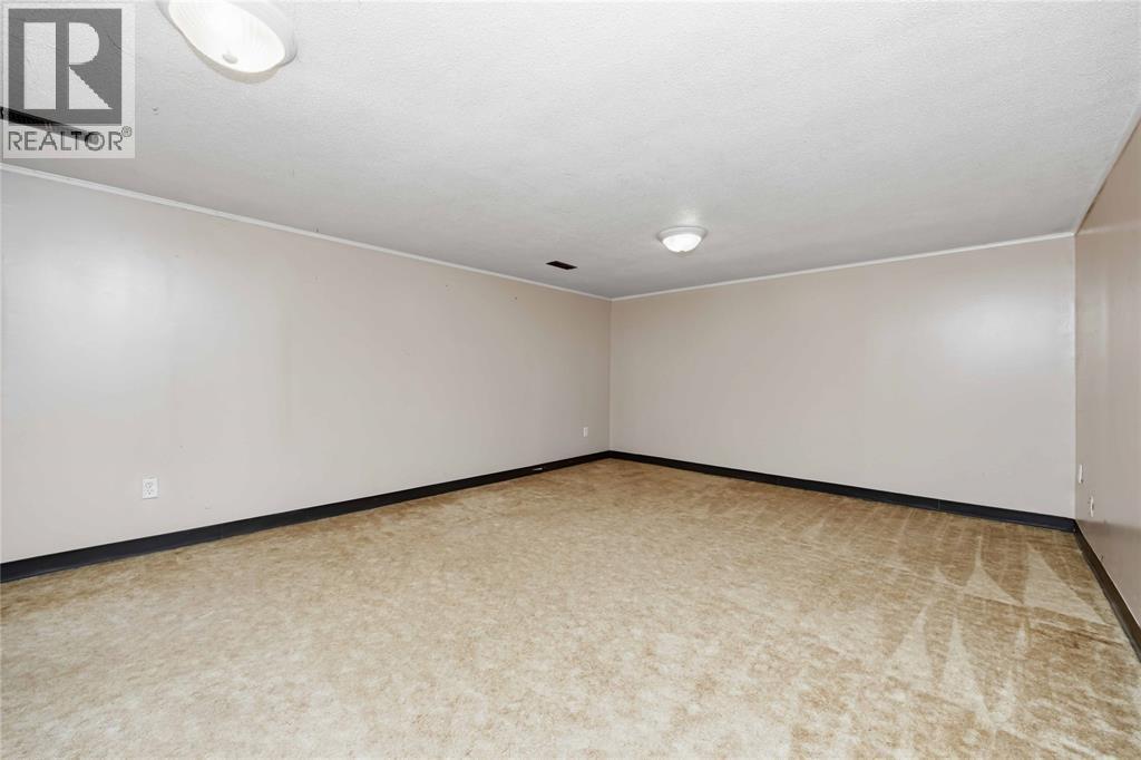 637 ROGER STREET - 29