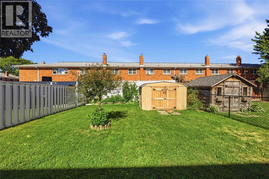 637 ROGER STREET - 40