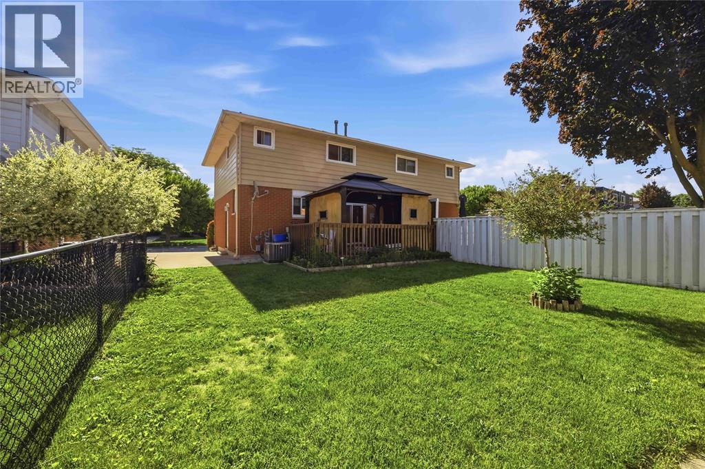 637 ROGER STREET - 37
