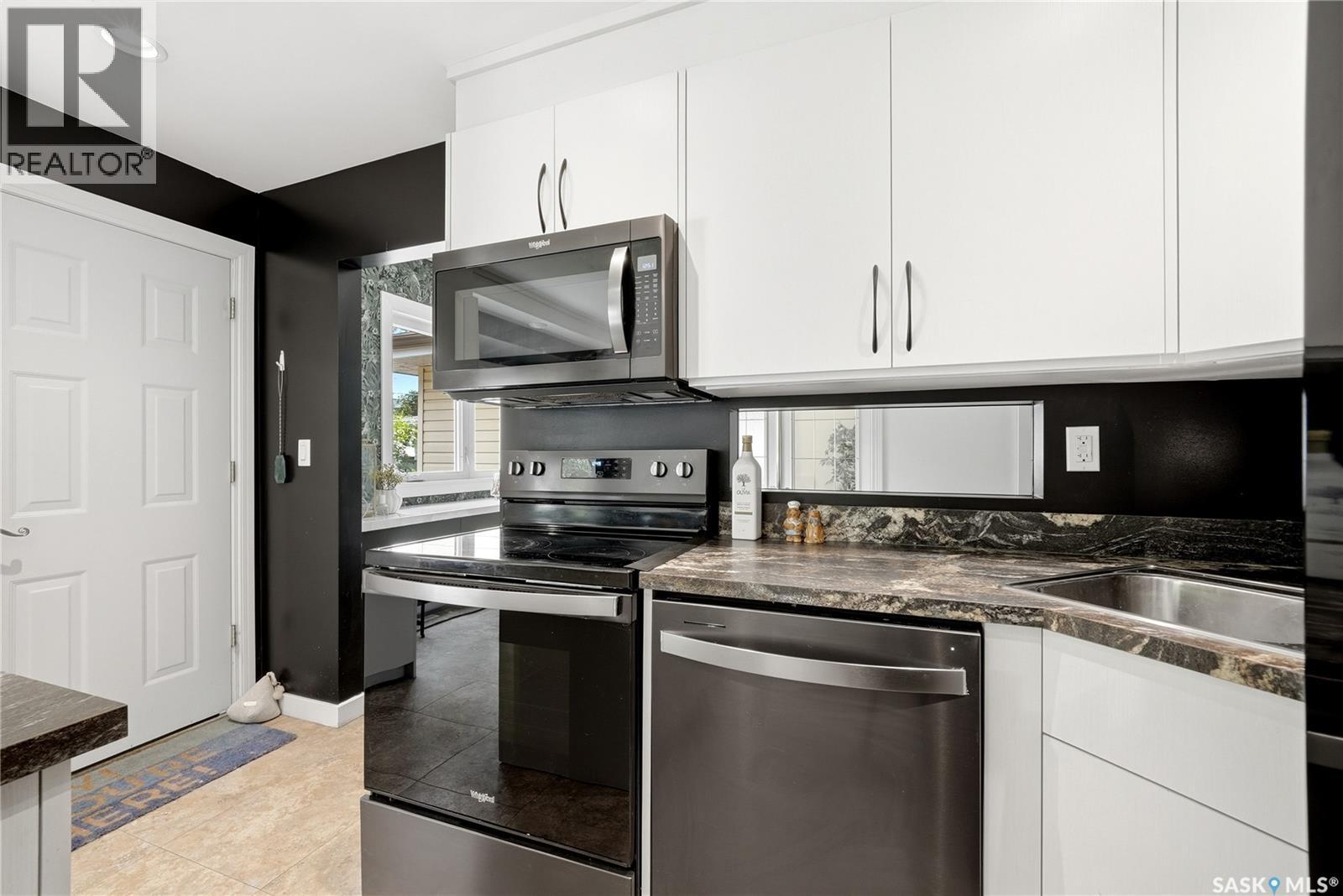 111 Bell STREET - Image 10