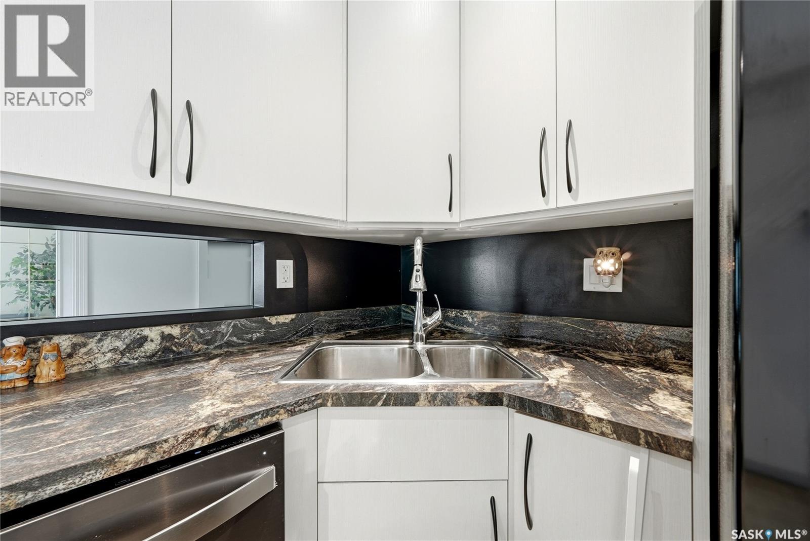 111 Bell STREET - Image 9