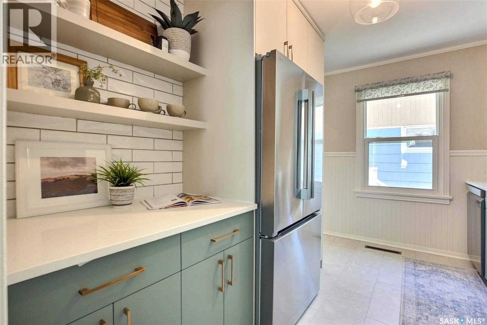 2802 McTavish STREET - 11