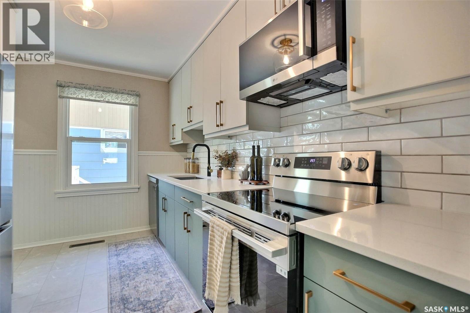 2802 McTavish STREET - 14