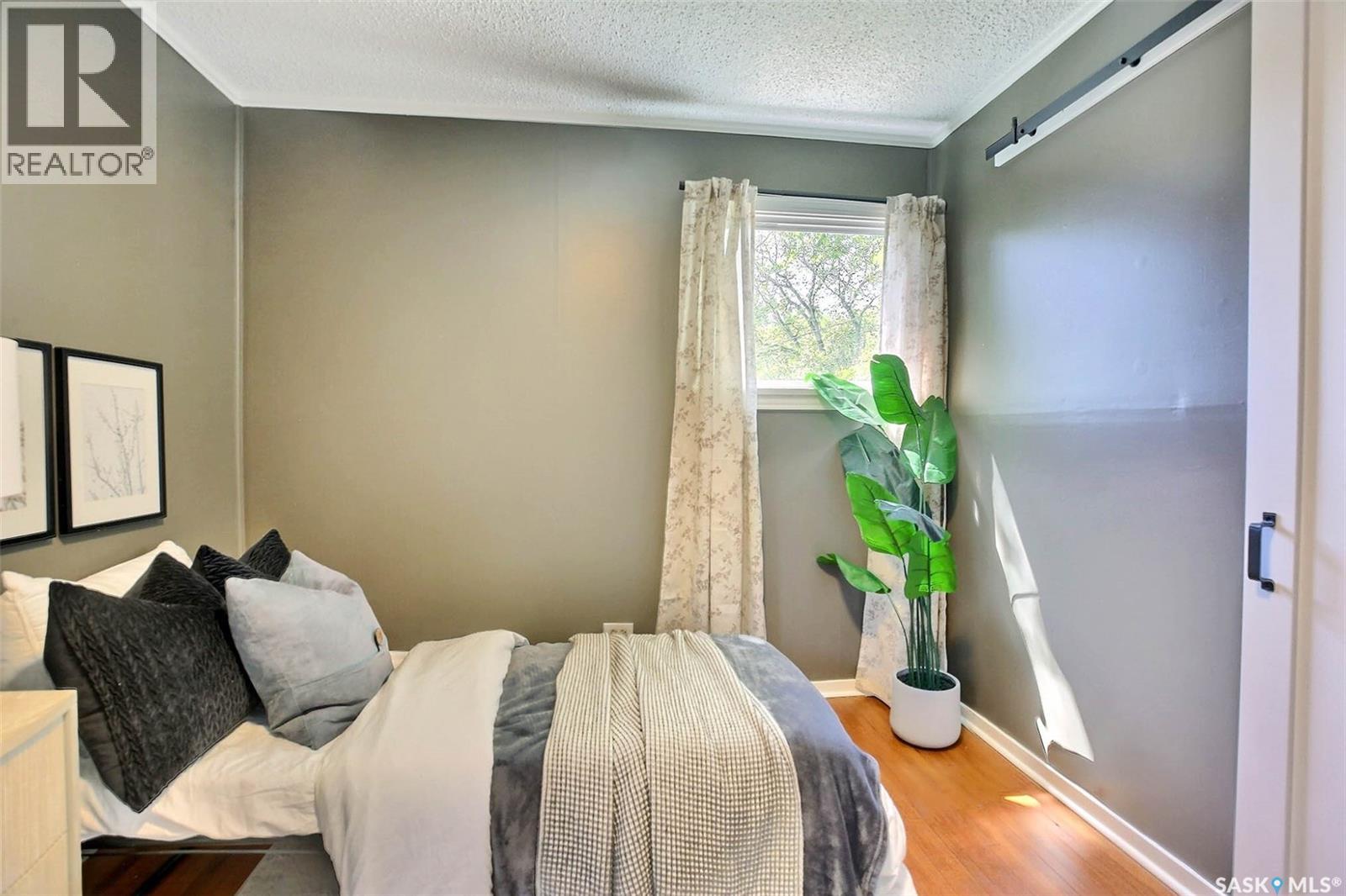 2802 McTavish STREET - 17