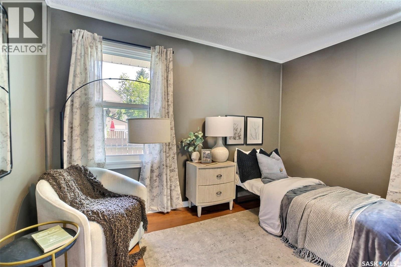 2802 McTavish STREET - 19