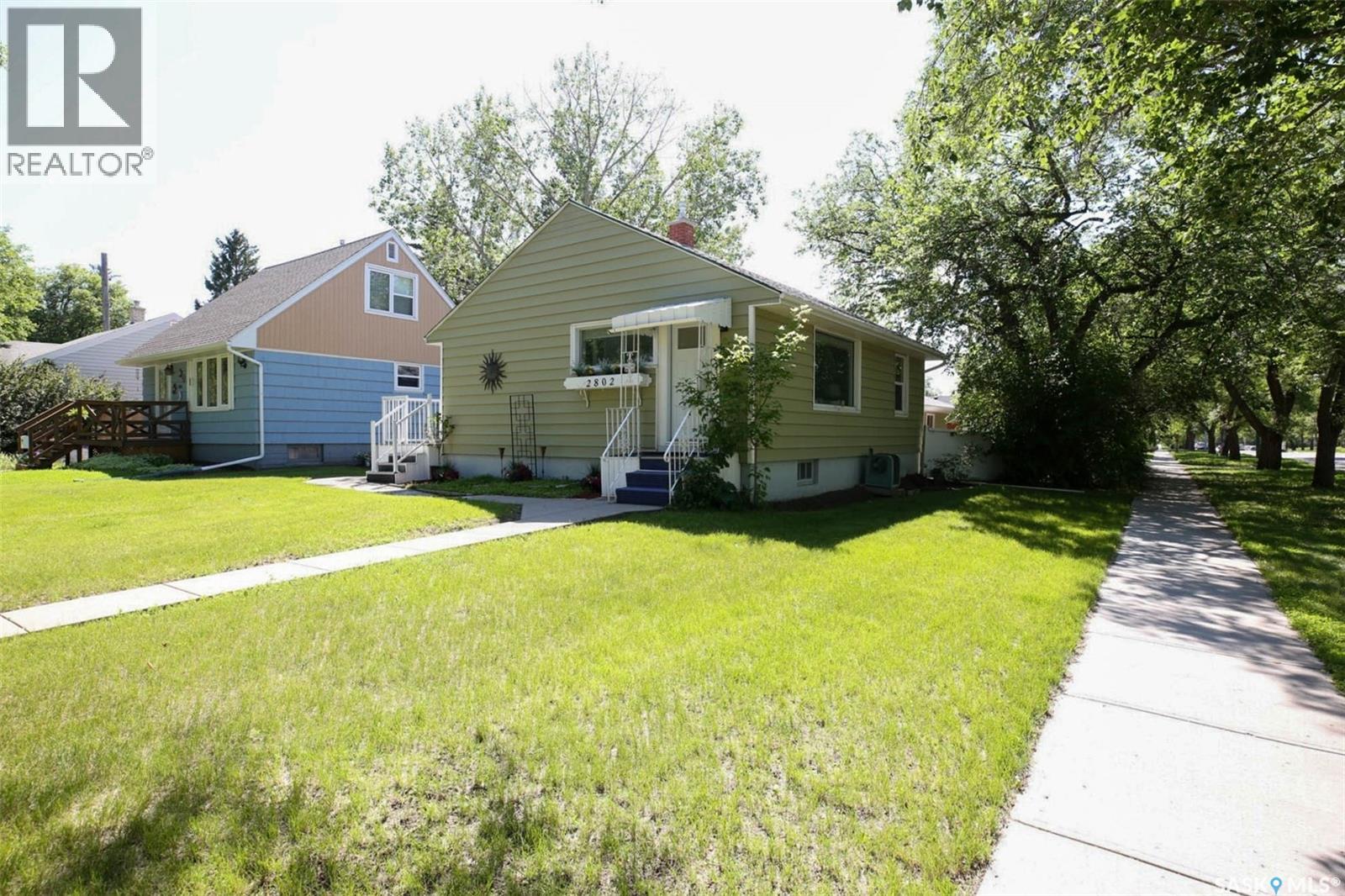 2802 McTavish STREET - 2