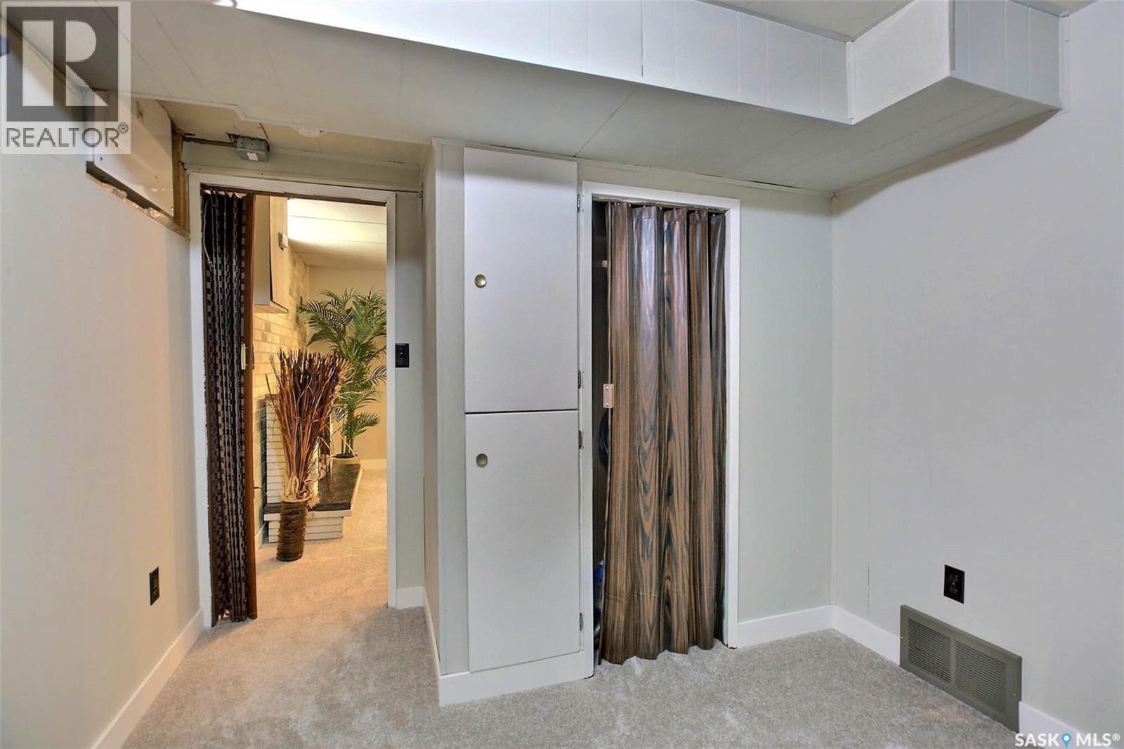 2802 McTavish STREET - 24