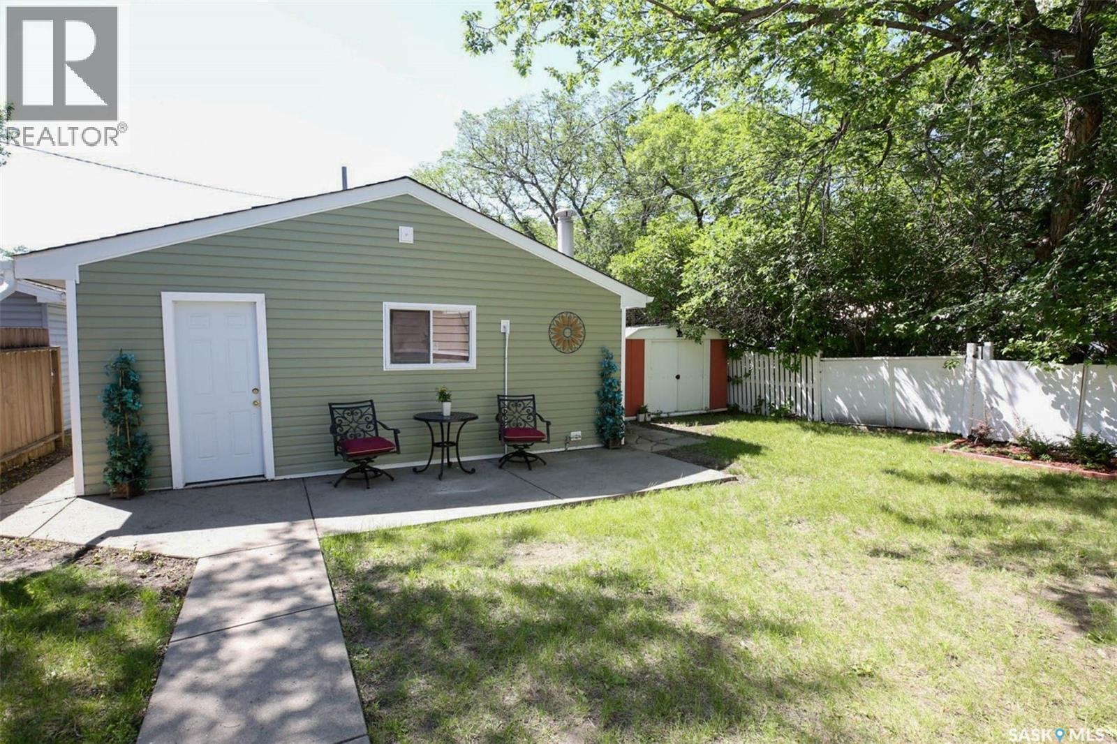 2802 McTavish STREET - 26