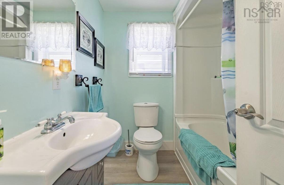 3752 Ellsworth Avenue - Image 14