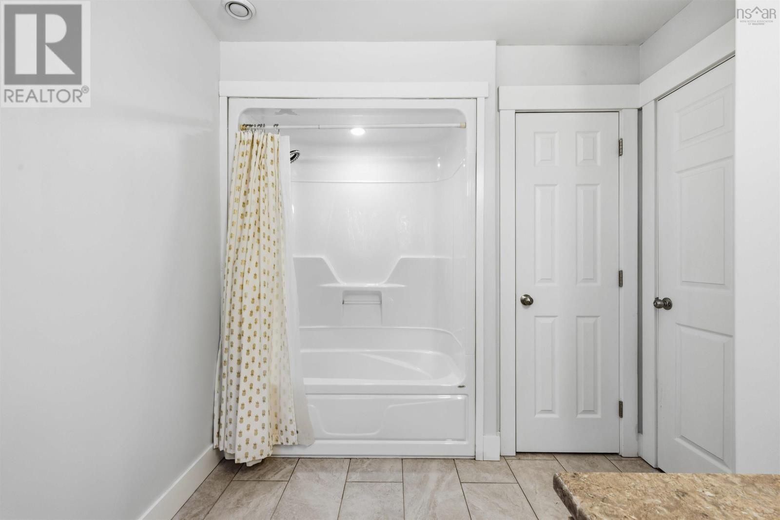 281 Heselton Drive - 16