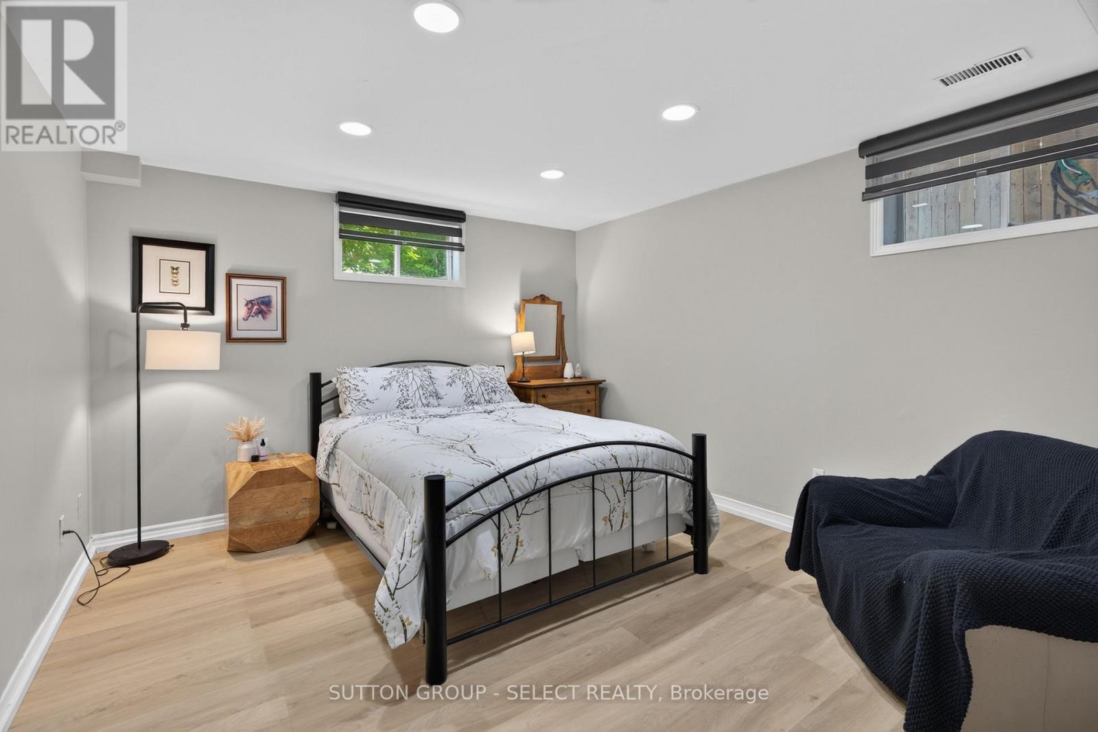 470 SCOTT STREET E - Image 33