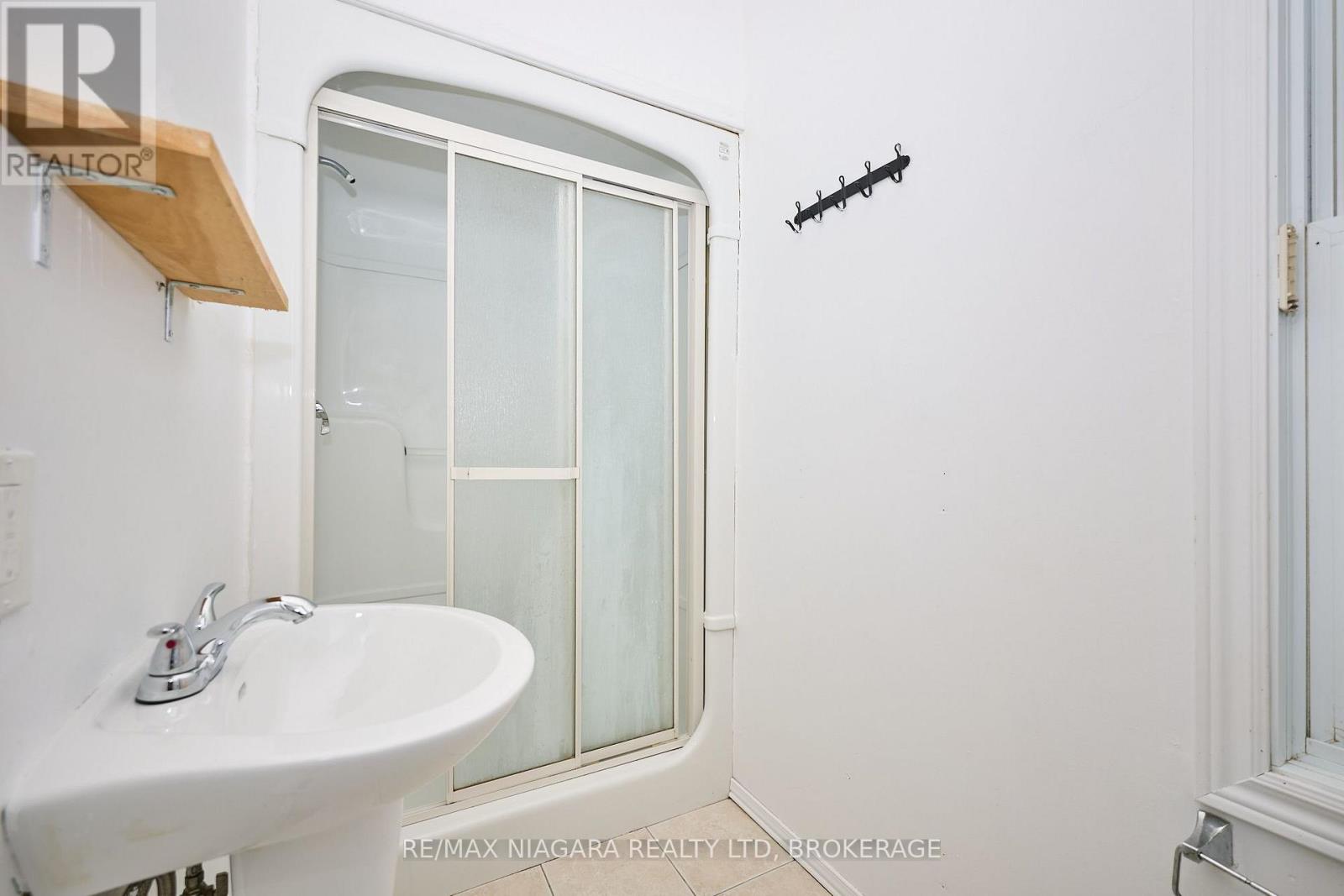 105A WELLAND AVENUE - 19