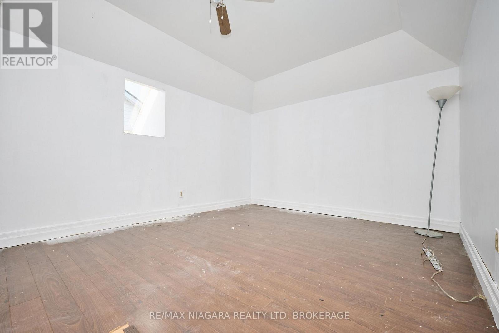 105A WELLAND AVENUE - 23