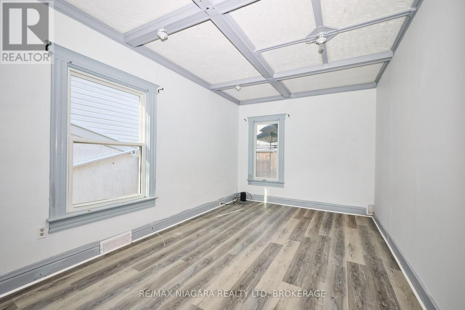 105A WELLAND AVENUE - 17