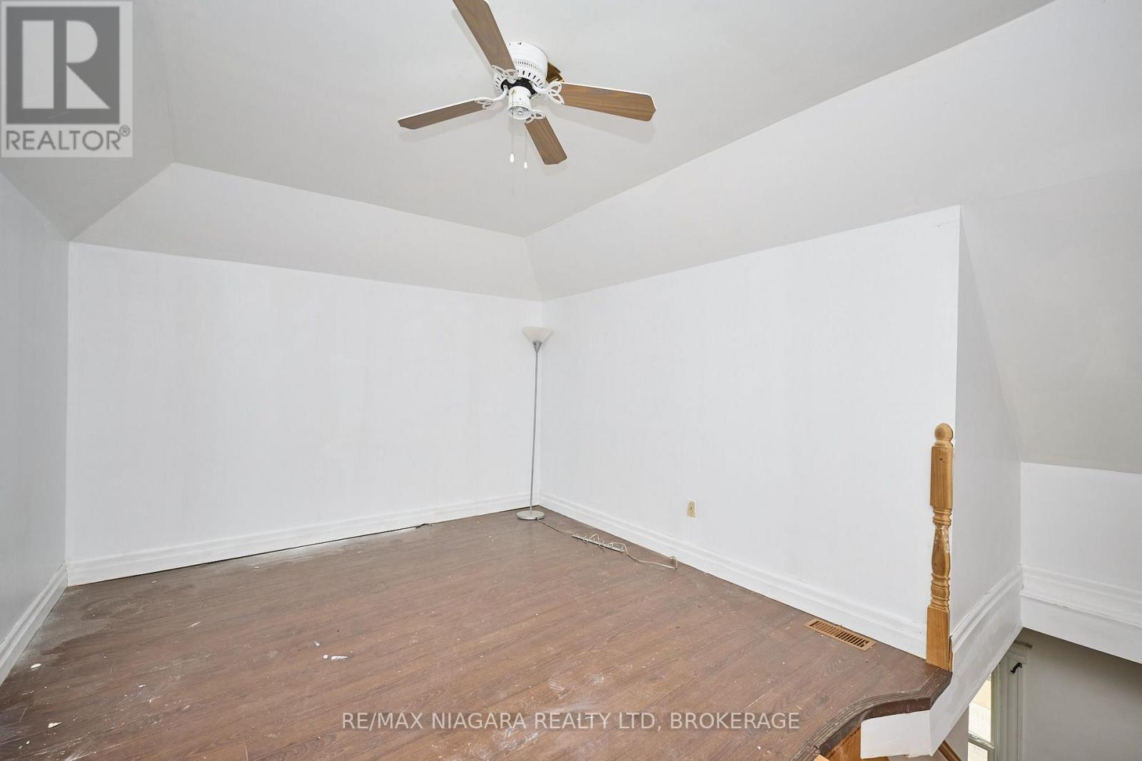 105A WELLAND AVENUE - 22