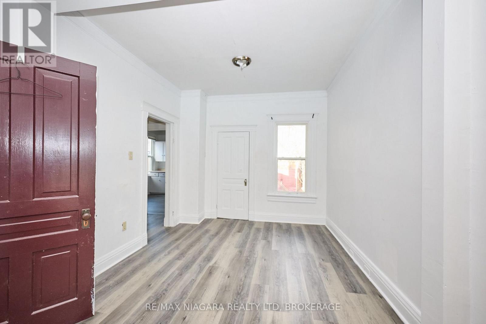 105A WELLAND AVENUE - 9