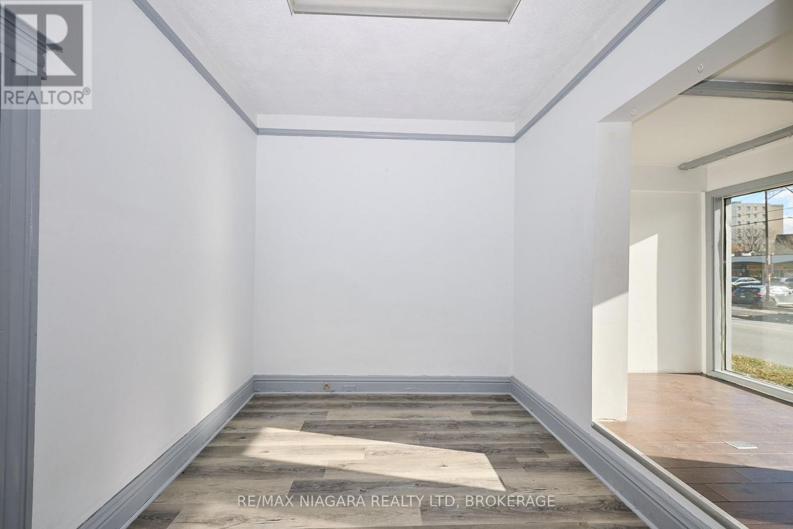 105A WELLAND AVENUE - 5