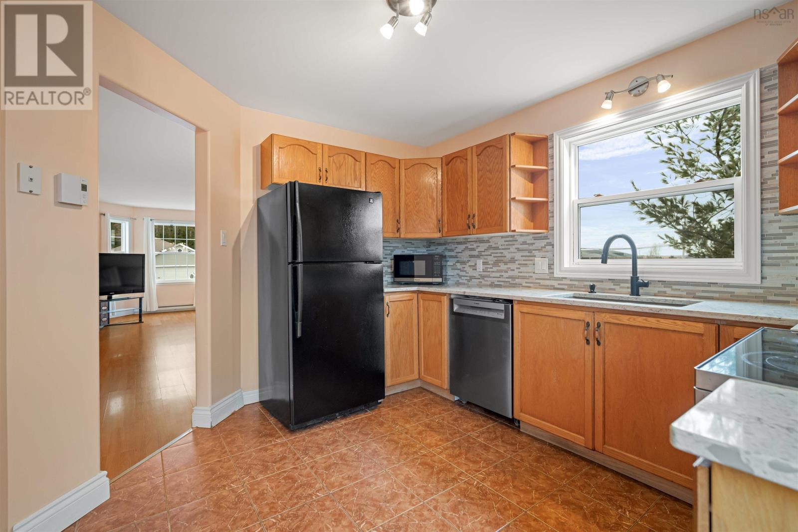 453 Young Street - 14