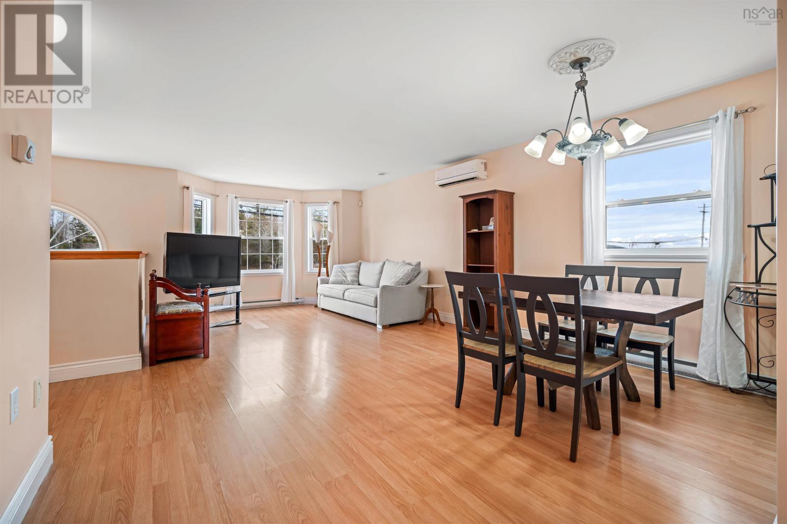 453 Young Street - 6