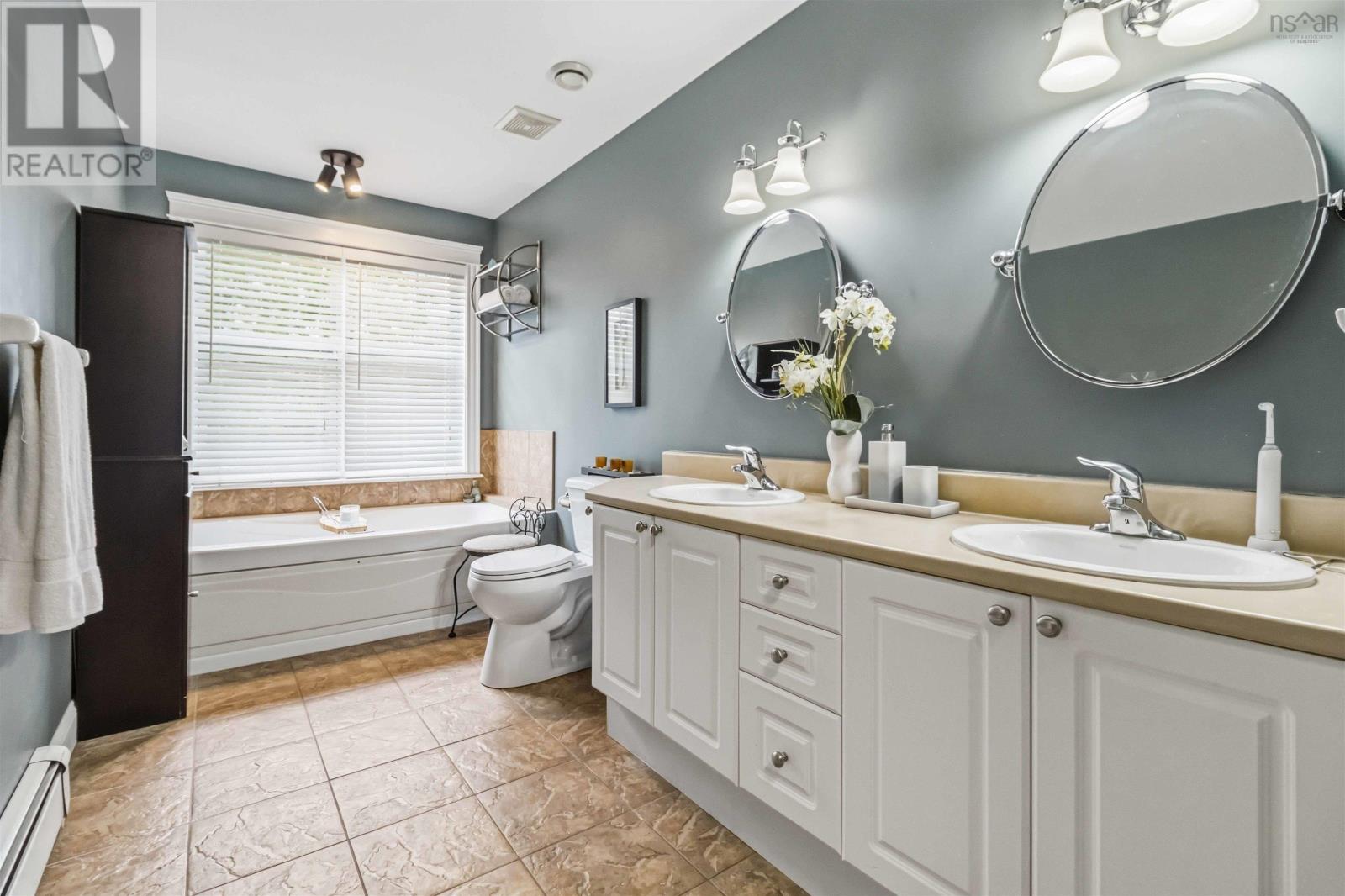 93 Greenside Lane - 22