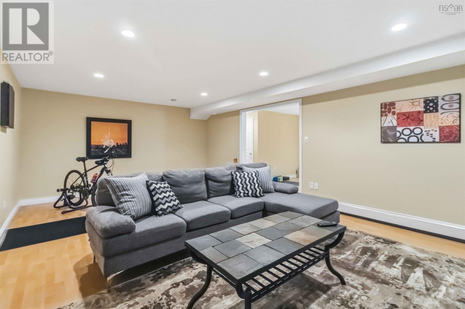 93 Greenside Lane - 29