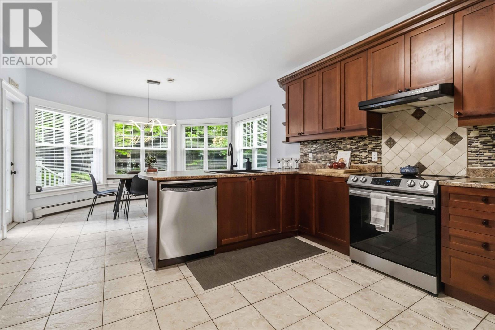 93 Greenside Lane - 10