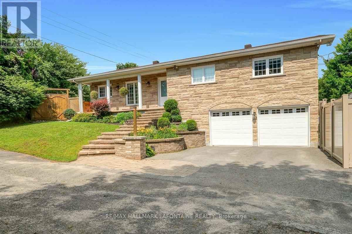 1255 LAURIER STREET - 1