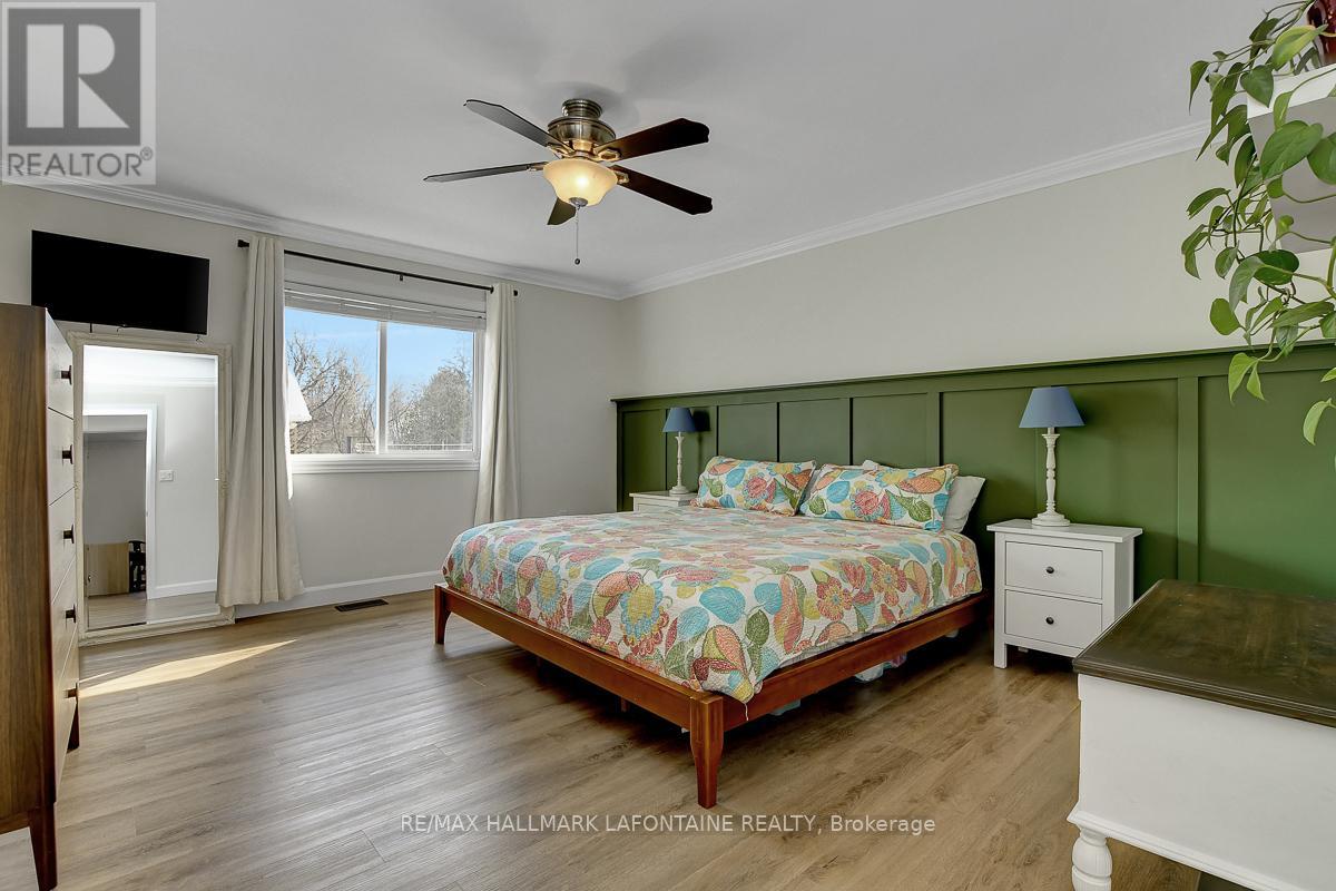 1255 LAURIER STREET - 14