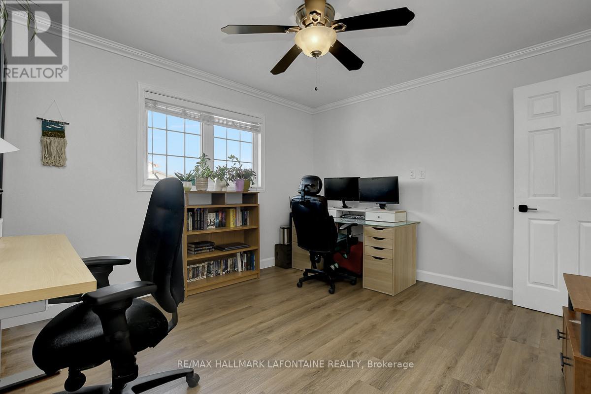 1255 LAURIER STREET - 20