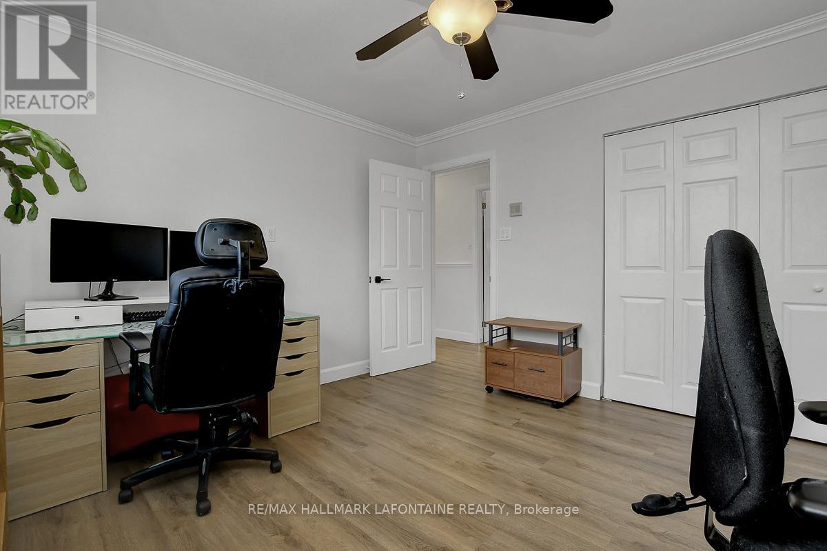 1255 LAURIER STREET - 21