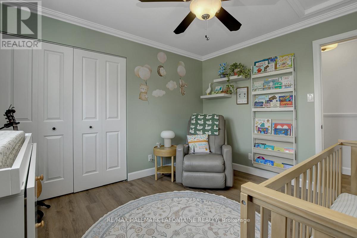1255 LAURIER STREET - 23