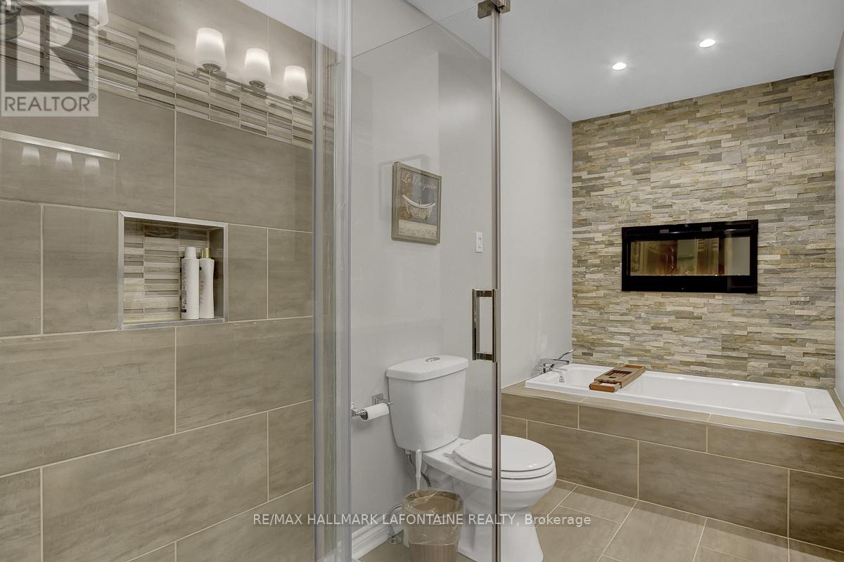 1255 LAURIER STREET - 25