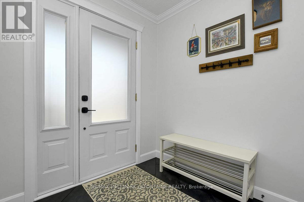 1255 LAURIER STREET - 3