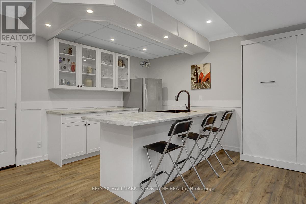 1255 LAURIER STREET - 30