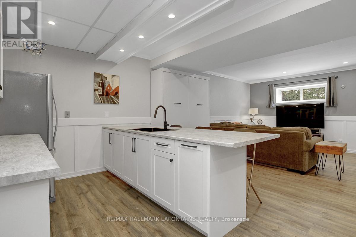 1255 LAURIER STREET - 31