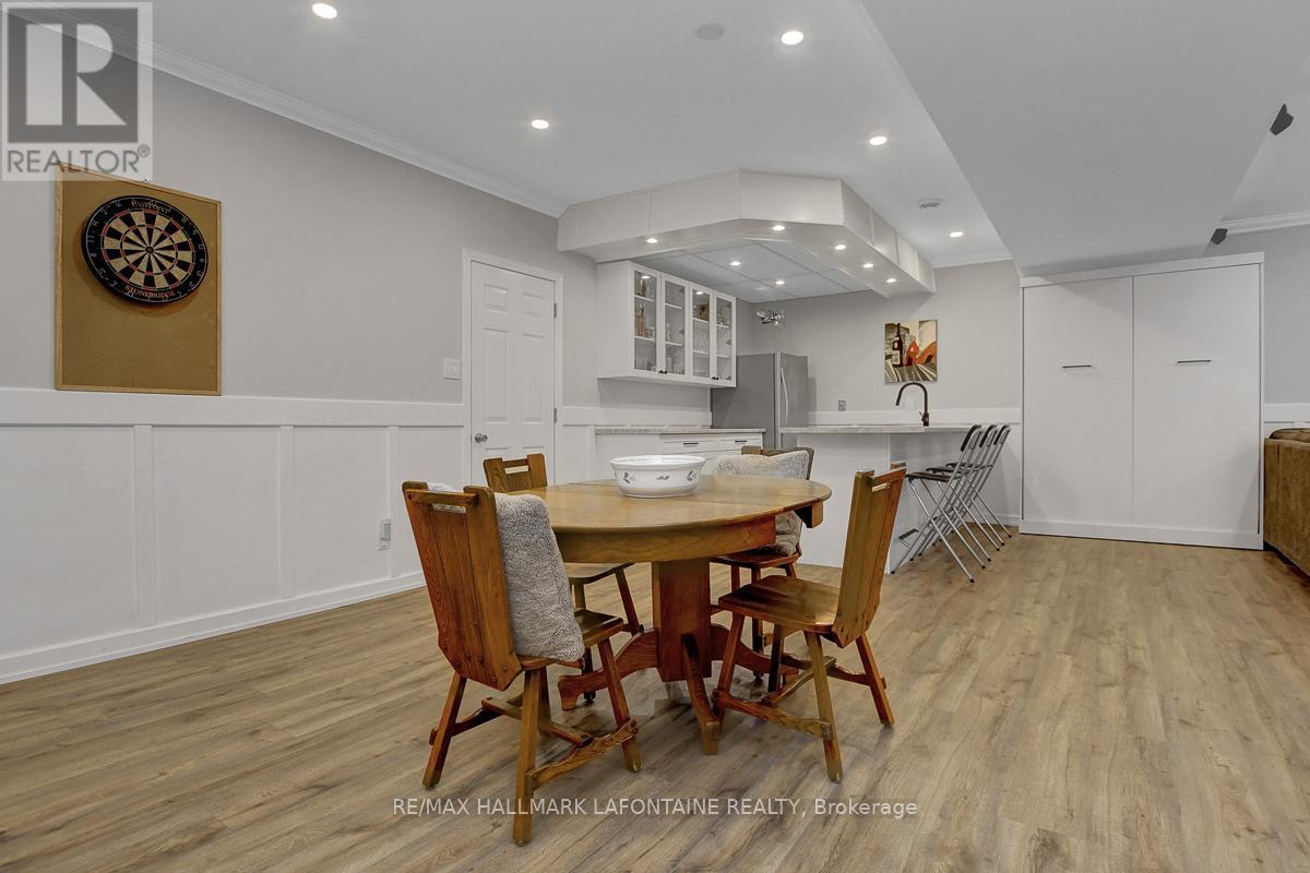 1255 LAURIER STREET - 33