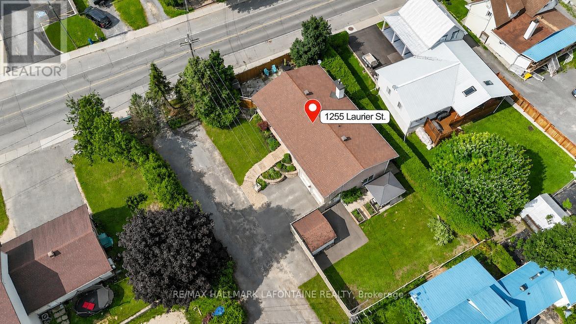 1255 LAURIER STREET - 47