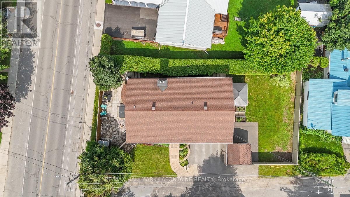 1255 LAURIER STREET - 48