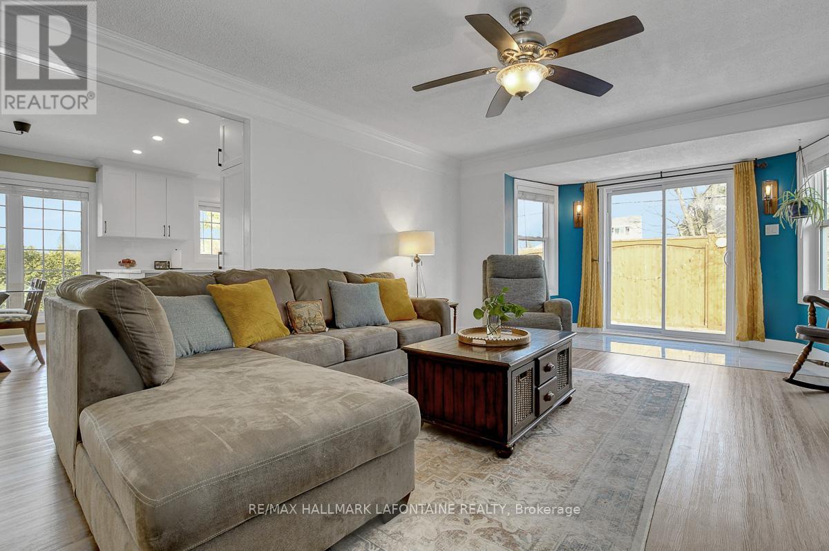 1255 LAURIER STREET - 5