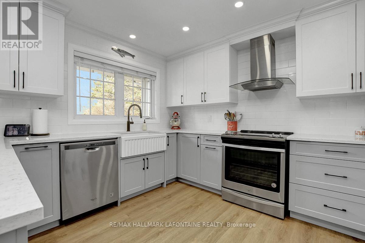 1255 LAURIER STREET - 8