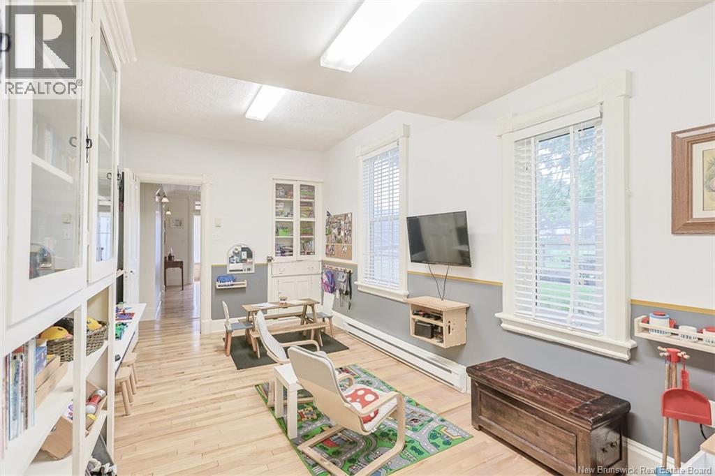 325 St James Street West - 19