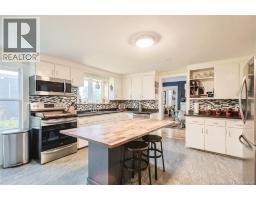 325 St James Street West, photo 14