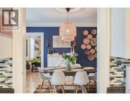 325 St James Street West, photo 15