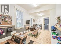 325 St James Street West, photo 18
