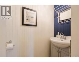 325 St James Street West, photo 20