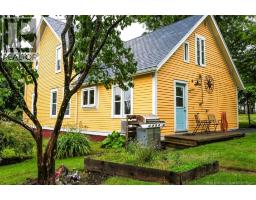 325 St James Street West, photo 3
