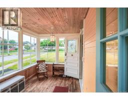 325 St James Street West, photo 4