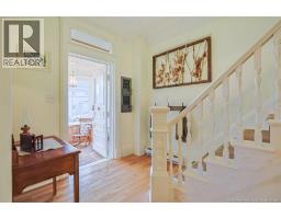 325 St James Street West, photo 6